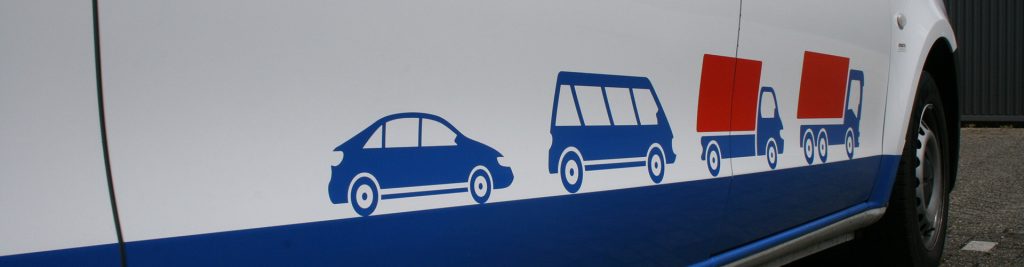 Bestelbus met pictogrammen van auto, bestelwagen en vrachtwagens