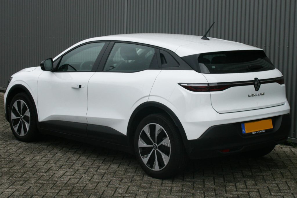Witte Renault Megane elektrische SUV, achteraanzicht